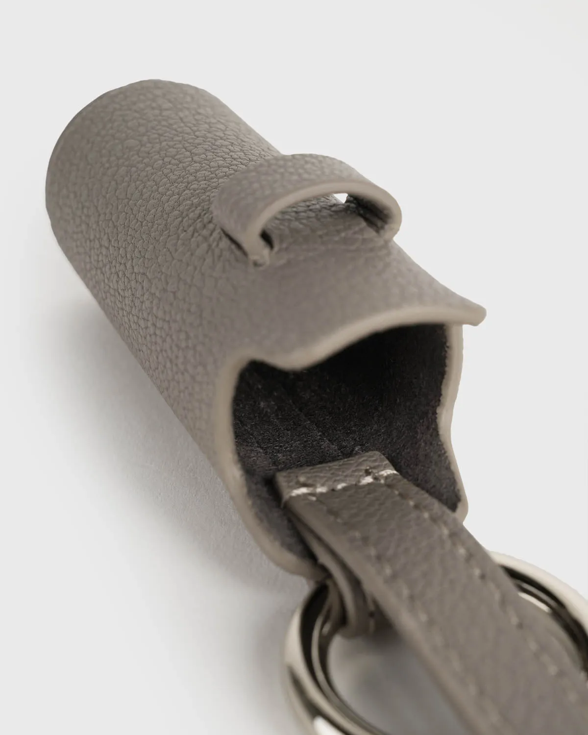 Calla Lipstick Holder (Grey) | Silver Ring